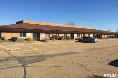 2001 52ND, Moline, Illinois 61265, ,Commercial/cie,For Sale,52ND,QC4212425