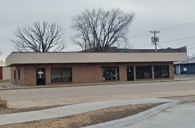 105 6TH, Clinton, Iowa 52732, ,Commercial/cie,For Sale,6TH,QC4217913