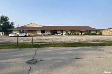 1531 47TH, Moline, Illinois 61265, ,Commercial/cie,For Sale,47TH,QC4219555