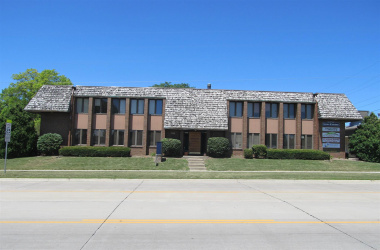 2500 18TH, Bettendorf, Iowa 52722, ,Commercial/cie,For Sale,18TH,QC4220067