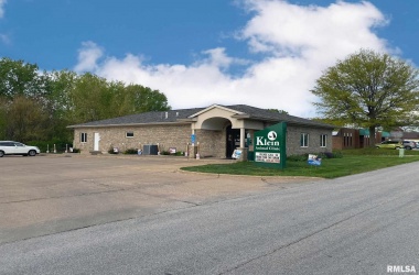 2332 CUMBERLAND, Bettendorf, Iowa 52722, ,Commercial/cie,For Sale,CUMBERLAND,QC4221345