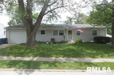 1011 THORNWOOD, Davenport, Iowa 52804, 4 Bedrooms Bedrooms, ,2 BathroomsBathrooms,Single Family,For Sale,THORNWOOD,QC4223402