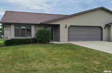 1613 Milnes, Fulton, Illinois 61252, 4 Bedrooms Bedrooms, ,3 BathroomsBathrooms,Attached Condo,For Sale,Milnes,QC4223924