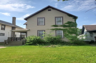 517 3RD, Clinton, Iowa 52732, 3 Bedrooms Bedrooms, ,1 BathroomBathrooms,Single Family,For Sale,3RD,QC4221939