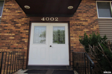 4002 25TH, Moline, Illinois 61265, 2 Bedrooms Bedrooms, ,1 BathroomBathrooms,Apartment/condo,For Rent,25TH,QC4225248