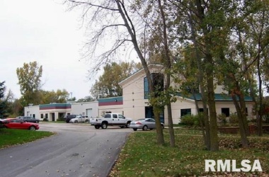 5000 TREMONT, Davenport, Iowa 52806, ,Commercial/cie,For Sale,TREMONT,QC4225198