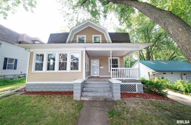 2126 IOWA, Davenport, Iowa 52803, 3 Bedrooms Bedrooms, ,2 BathroomsBathrooms,Single Family,For Sale,IOWA,QC4225761