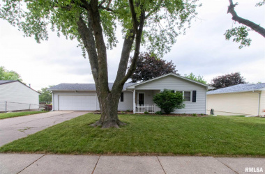 3116 MAPLECREST, Bettendorf, Iowa 52722, 4 Bedrooms Bedrooms, ,1 BathroomBathrooms,Single Family,For Sale,MAPLECREST,QC4223333