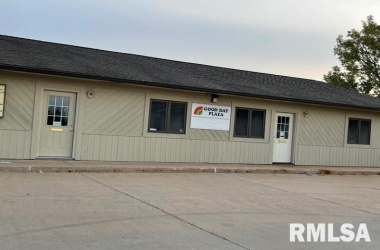 2225 52ND, Moline, Illinois 61265, ,Commercial/cie,For Sale,52ND,QC4225915