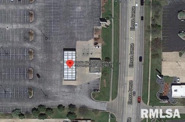 3850 ELMORE, Davenport, Iowa 52807, ,Commercial/cie,For Sale,ELMORE,QC4226060