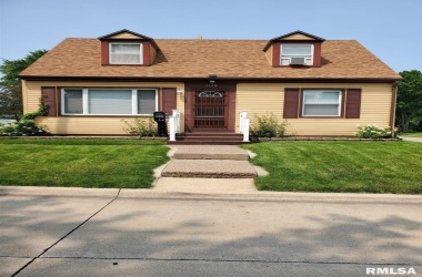 1128 28TH, Bettendorf, Iowa 52722, 4 Bedrooms Bedrooms, ,2 BathroomsBathrooms,Single Family,For Sale,28TH,QC4224403