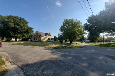 404 4TH, Sherrard, Illinois 61281, 3 Bedrooms Bedrooms, ,1 BathroomBathrooms,Single Family,For Sale,4TH,QC4226587