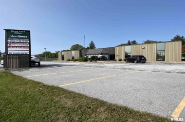 4900 38TH, Moline, Illinois 61265, ,Commercial/cie,For Sale,38TH,QC4226744