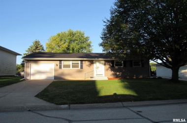 3626 OAKWOOD, Bettendorf, Iowa 52722, 3 Bedrooms Bedrooms, ,1 BathroomBathrooms,Single Family,For Rent,OAKWOOD,QC4227380