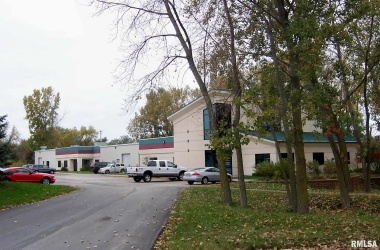 5000 TREMONT, Davenport, Iowa 52807, ,Commercial/cie,For Sale,TREMONT,QC4227557