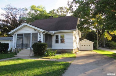 904 37TH, Moline, Illinois 61265, 2 Bedrooms Bedrooms, ,1 BathroomBathrooms,Single Family,For Rent,37TH,QC4227609