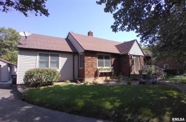 648 13TH, Clinton, Iowa 52732, 5 Bedrooms Bedrooms, ,3 BathroomsBathrooms,Single Family,For Sale,13TH,QC4224310