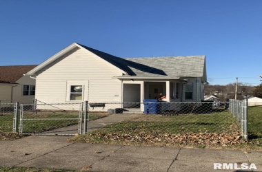 748 9TH, Clinton, Iowa 52732, 2 Bedrooms Bedrooms, ,1 BathroomBathrooms,Single Family,For Sale,9TH,QC4209293